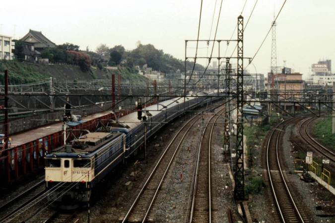 特集：広汎な時代要請に応えた平坦線区向け直流電気機関車の標準